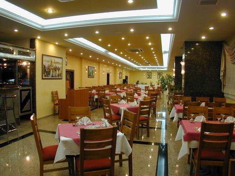 Kayhanbey Hotel คูซาดาซี ภายนอก รูปภาพ