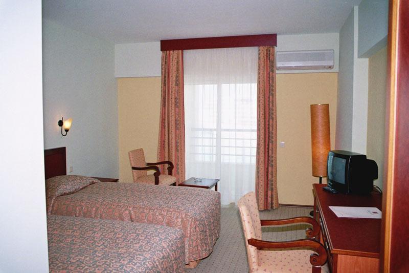 Kayhanbey Hotel คูซาดาซี ภายนอก รูปภาพ