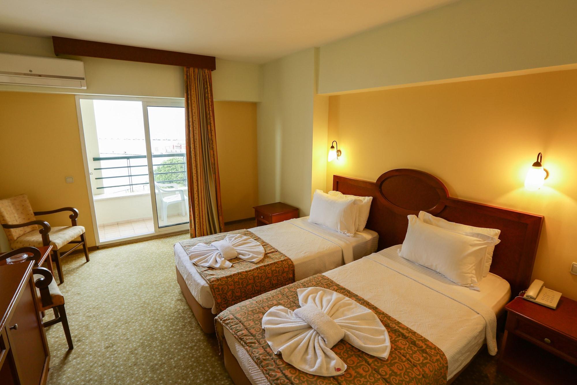Kayhanbey Hotel คูซาดาซี ภายนอก รูปภาพ