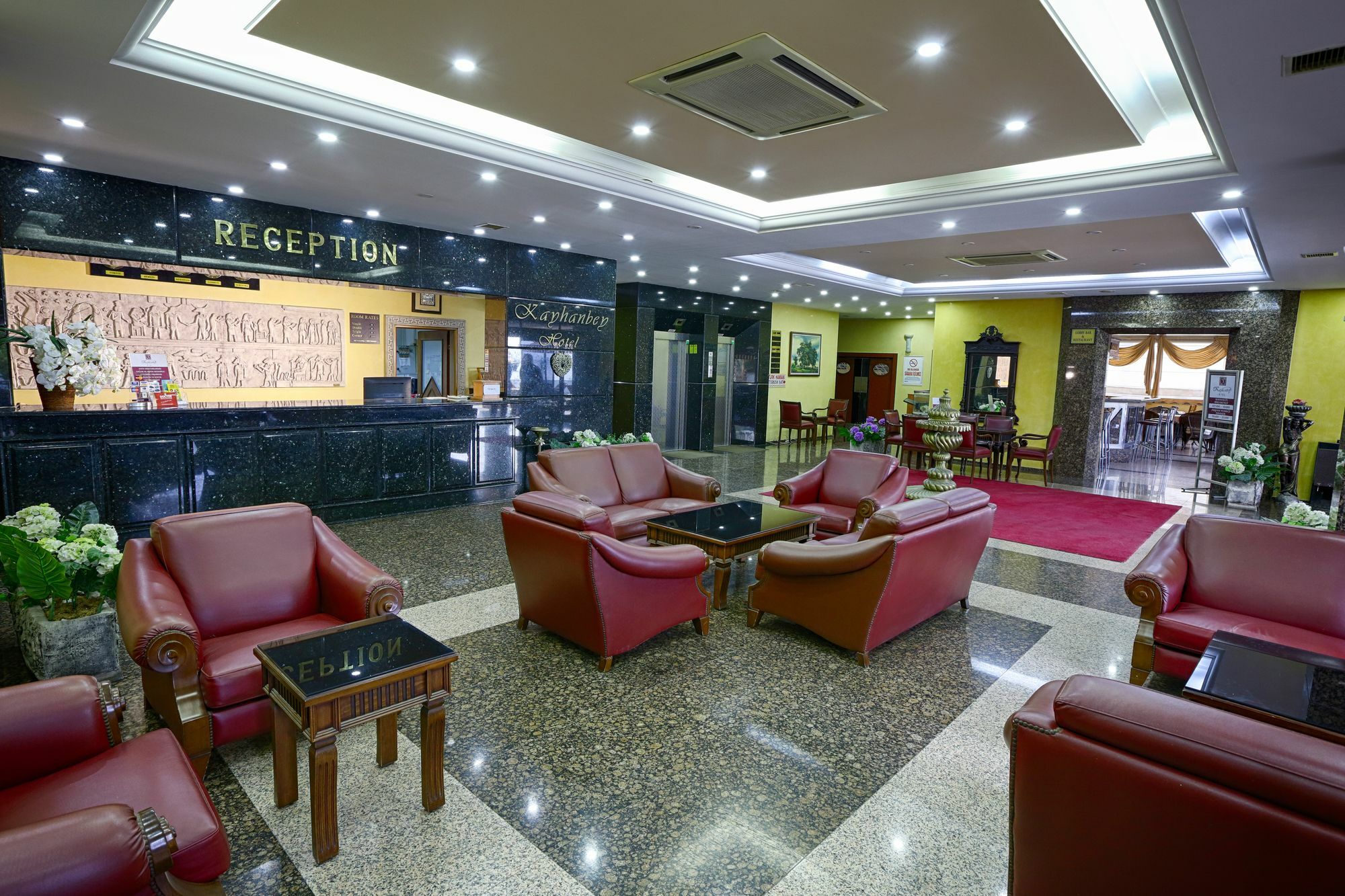 Kayhanbey Hotel คูซาดาซี ภายนอก รูปภาพ