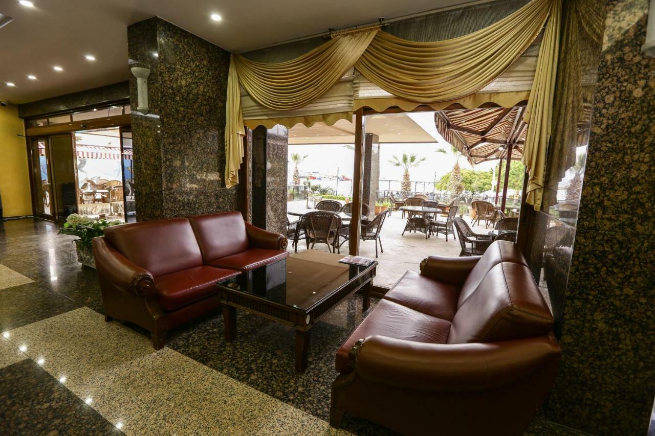 Kayhanbey Hotel คูซาดาซี ภายนอก รูปภาพ