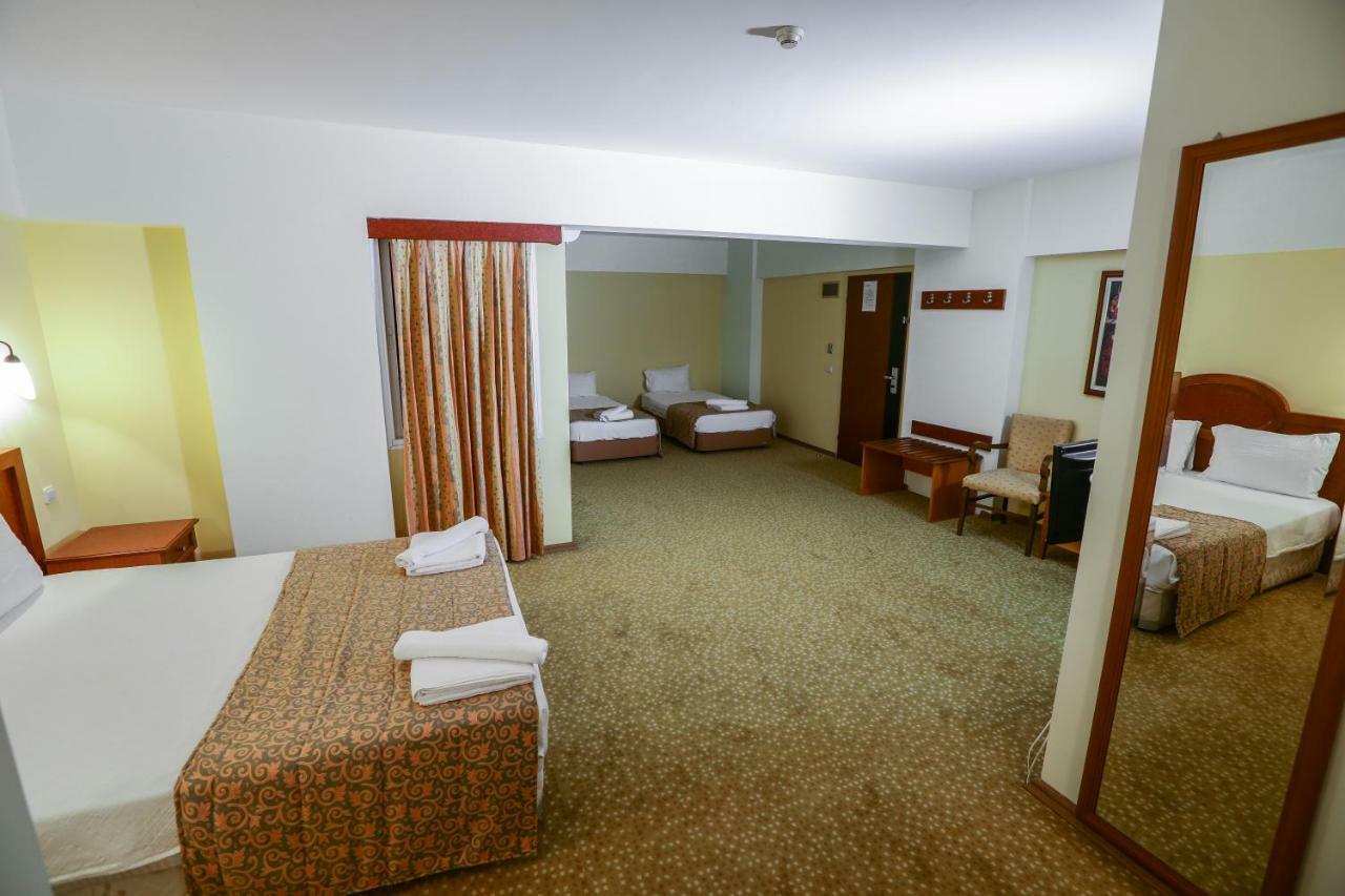 Kayhanbey Hotel คูซาดาซี ภายนอก รูปภาพ